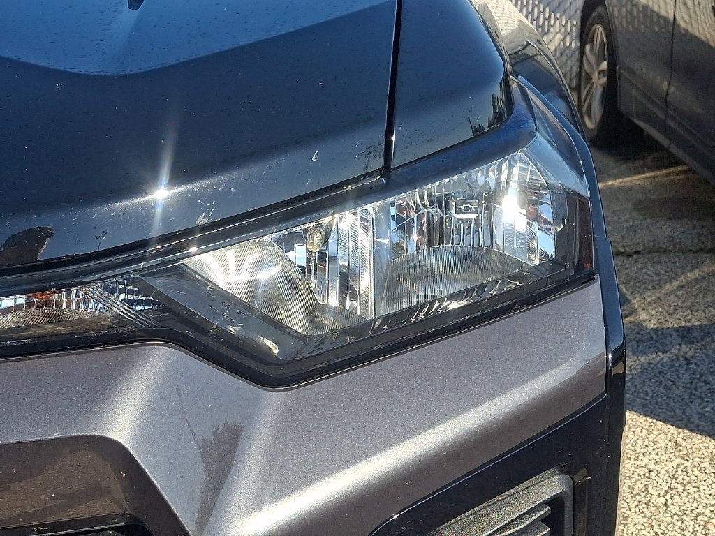 Used 2023 Chevrolet Colorado LT AWD/4WD image 8