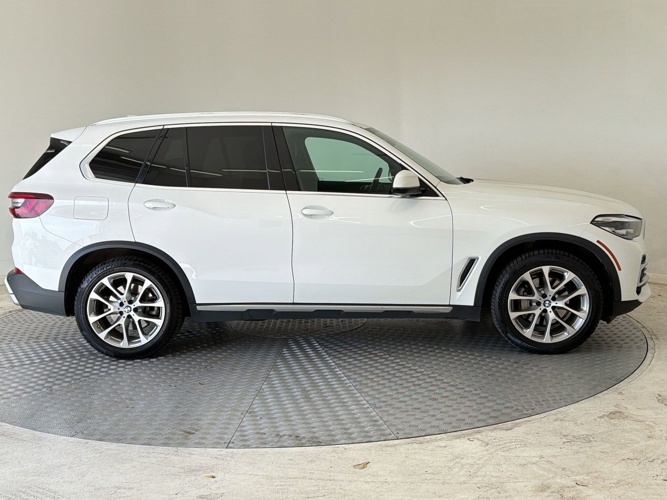 Used 2022 BMW X5 xDrive40i w/ Premium Package AWD/4WD image 8
