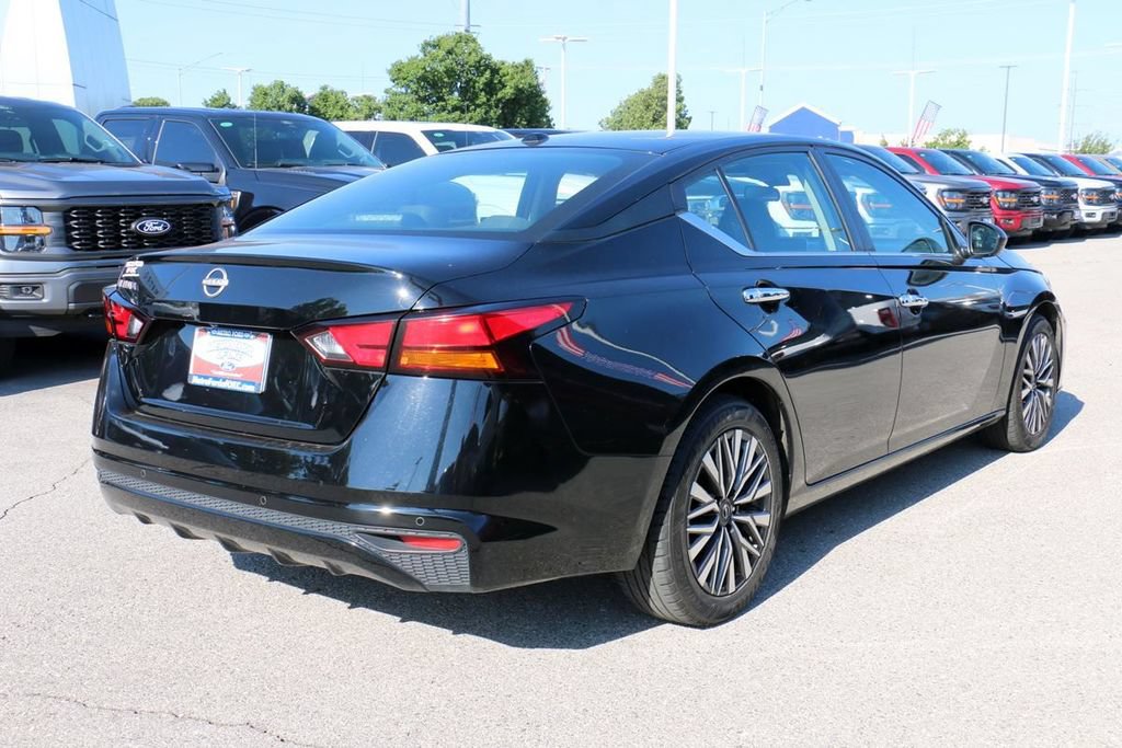 Used 2025 Nissan Altima 2.5 SV FWD image 5