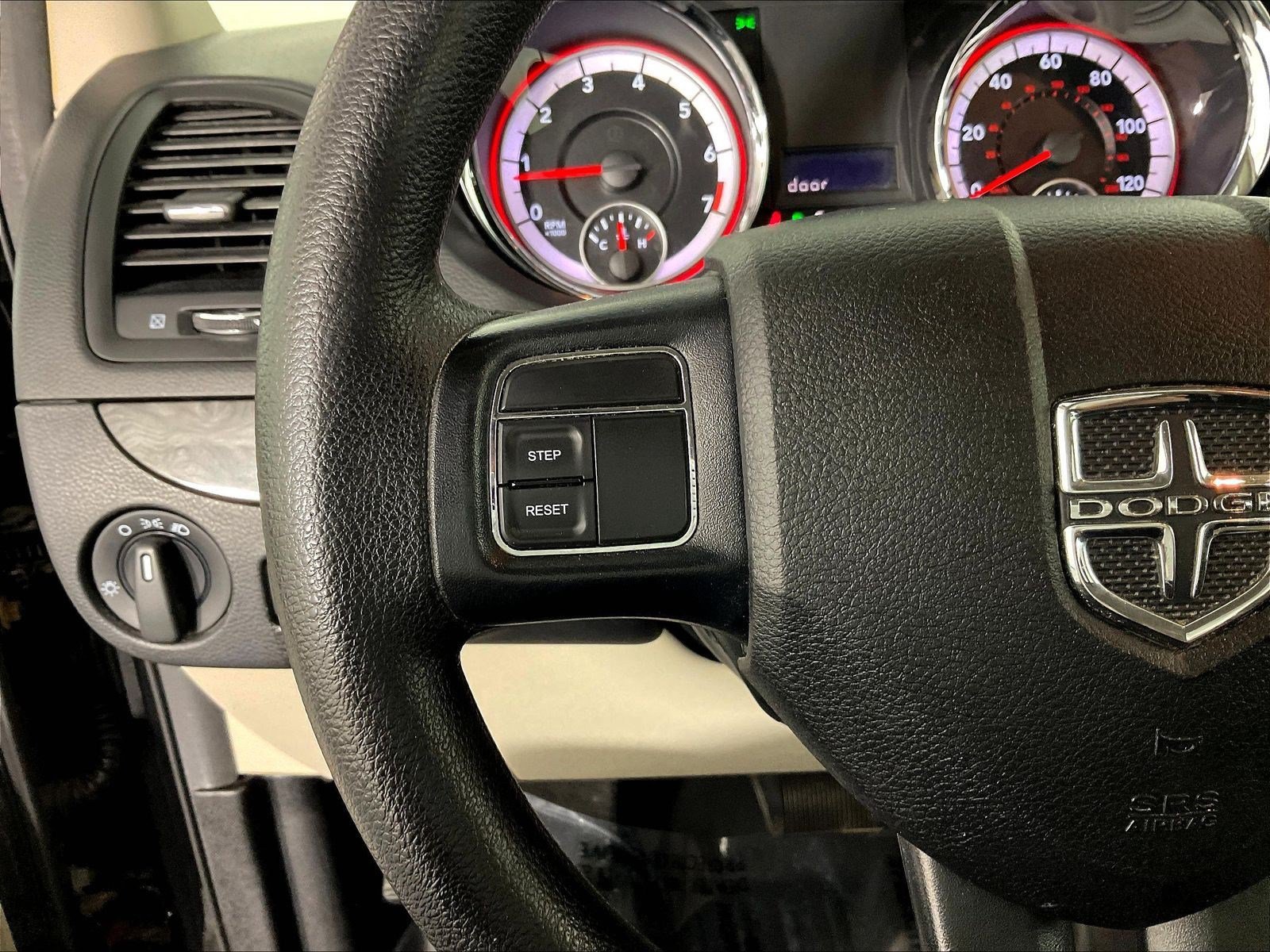 Used 2015 Dodge Grand Caravan SXT FWD image 11