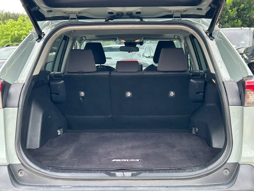 Used 2019 Toyota RAV4 XLE w/ Convenience Package AWD/4WD image 15