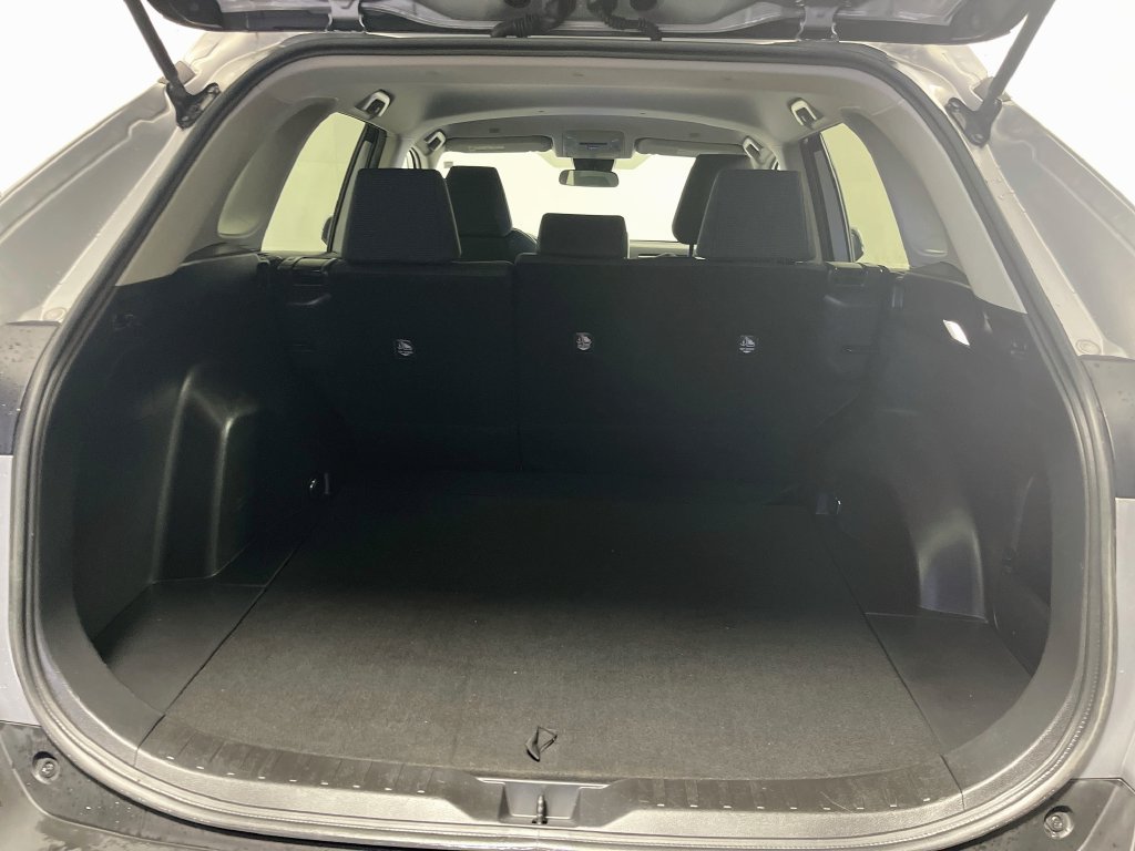 Used 2023 Toyota RAV4 LE AWD/4WD image 29