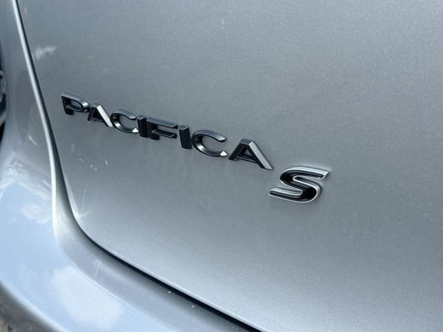 Used 2021 Chrysler Pacifica Touring-L w/ Uconnect Theater Family Group FWD image 6