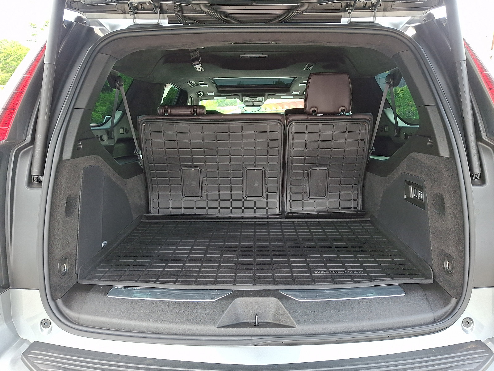 Certified 2024 Cadillac Escalade ESV V w/ LPO, ONYX Package AWD/4WD image 30