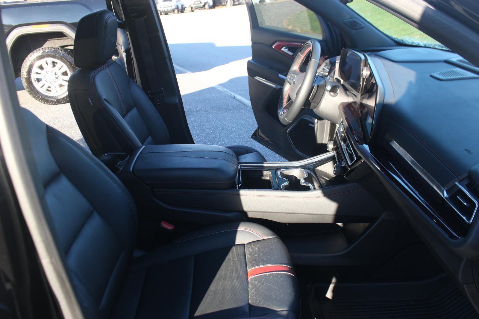 Used 2024 Chevrolet Traverse RS w/ LPO, Floor Liner Package image 36