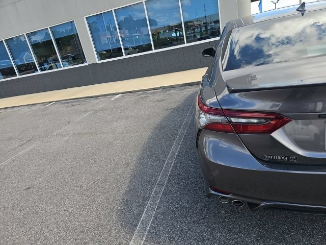 Used 2023 Toyota Camry XSE FWD image 7