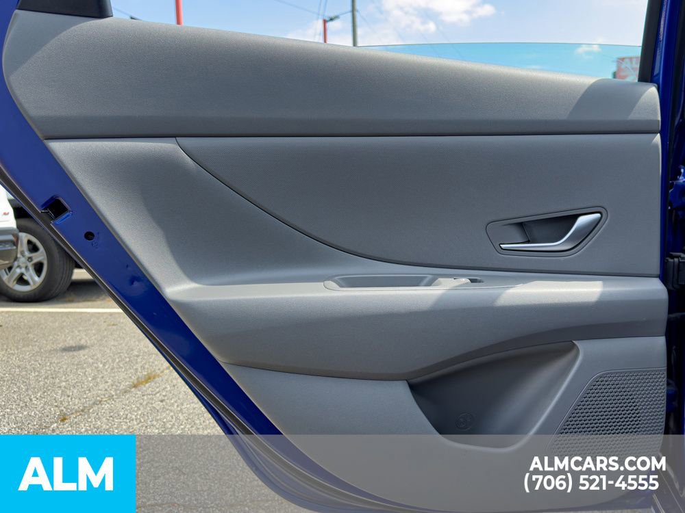 Used 2024 Hyundai Elantra SE image 14