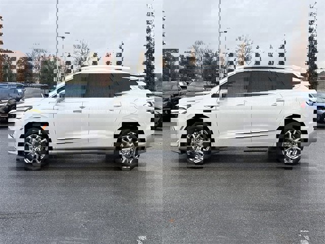 Used 2023 Buick Enclave Premium w/ Experience Buick Package image 6