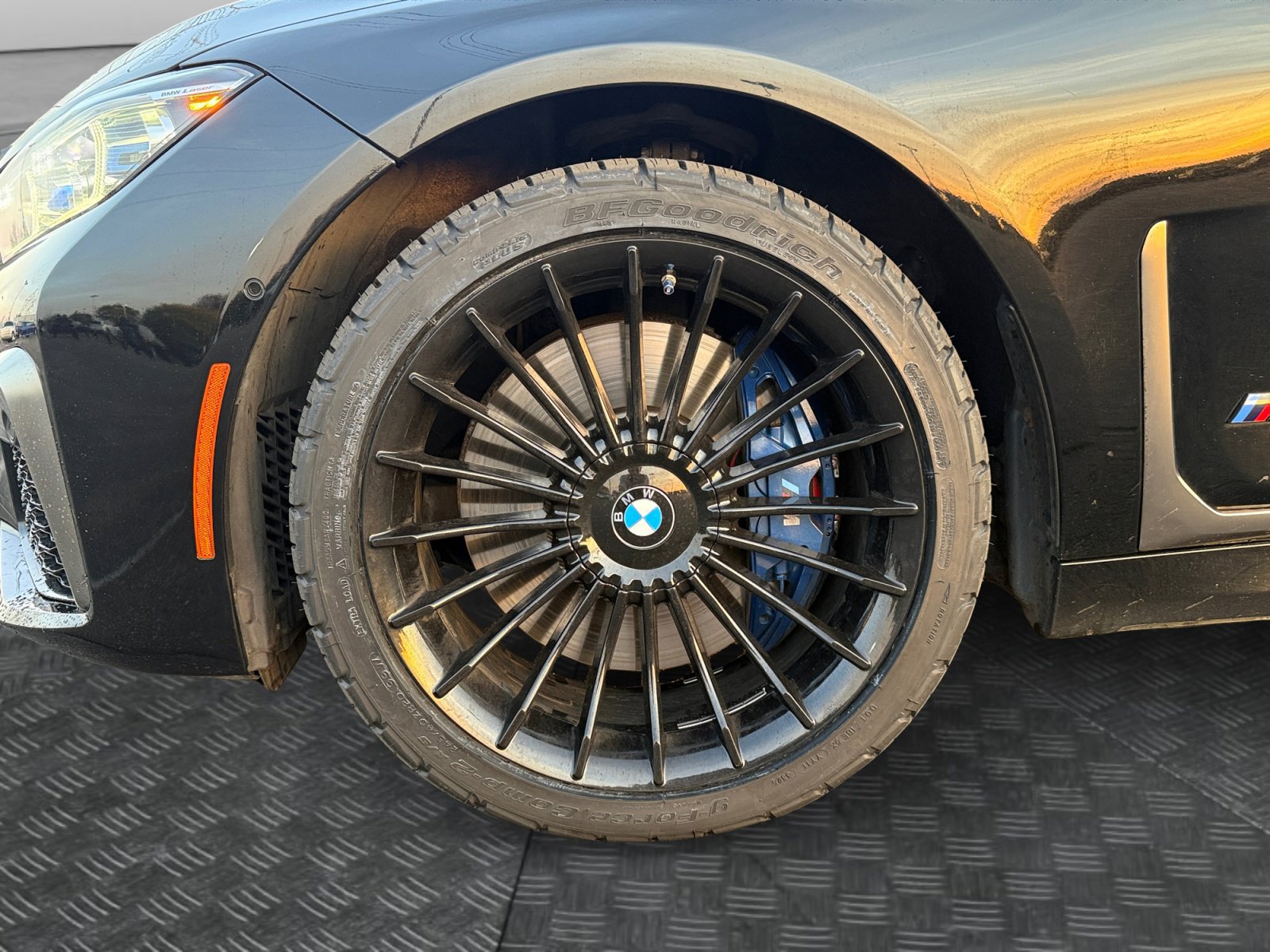 Used 2020 BMW M760i xDrive w/ Luxury Rear Seating Package AWD/4WD image 16