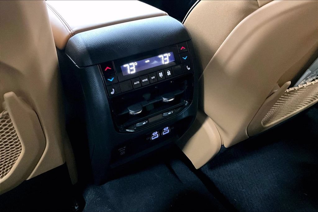 Used 2024 Jeep Grand Cherokee L Summit AWD/4WD image 24