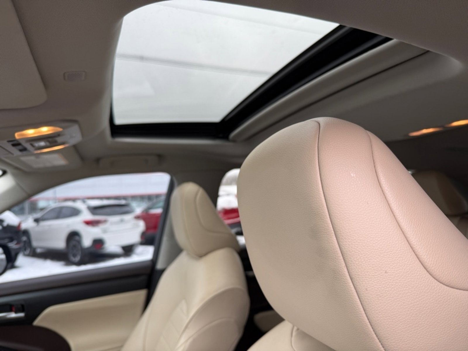 Used 2020 Toyota Highlander XLE image 41