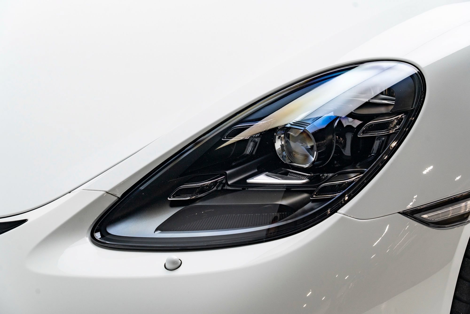 Used 2020 Porsche 718 Boxster Spyder RWD image 58