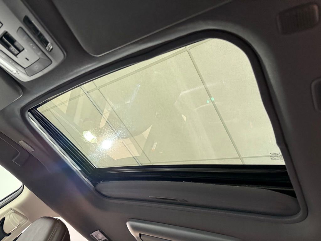 Certified 2023 Toyota Sienna Platinum image 17