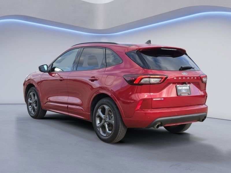 Used 2024 Ford Escape ST-Line w/ Tech Pack #1 FWD image 4