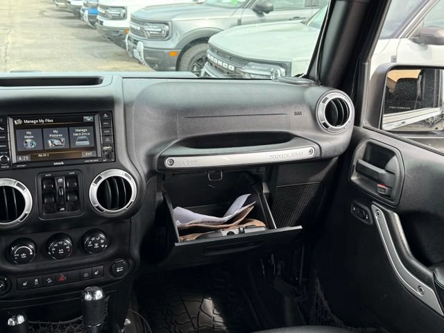Used 2016 Jeep Wrangler Unlimited Rubicon AWD/4WD image 30