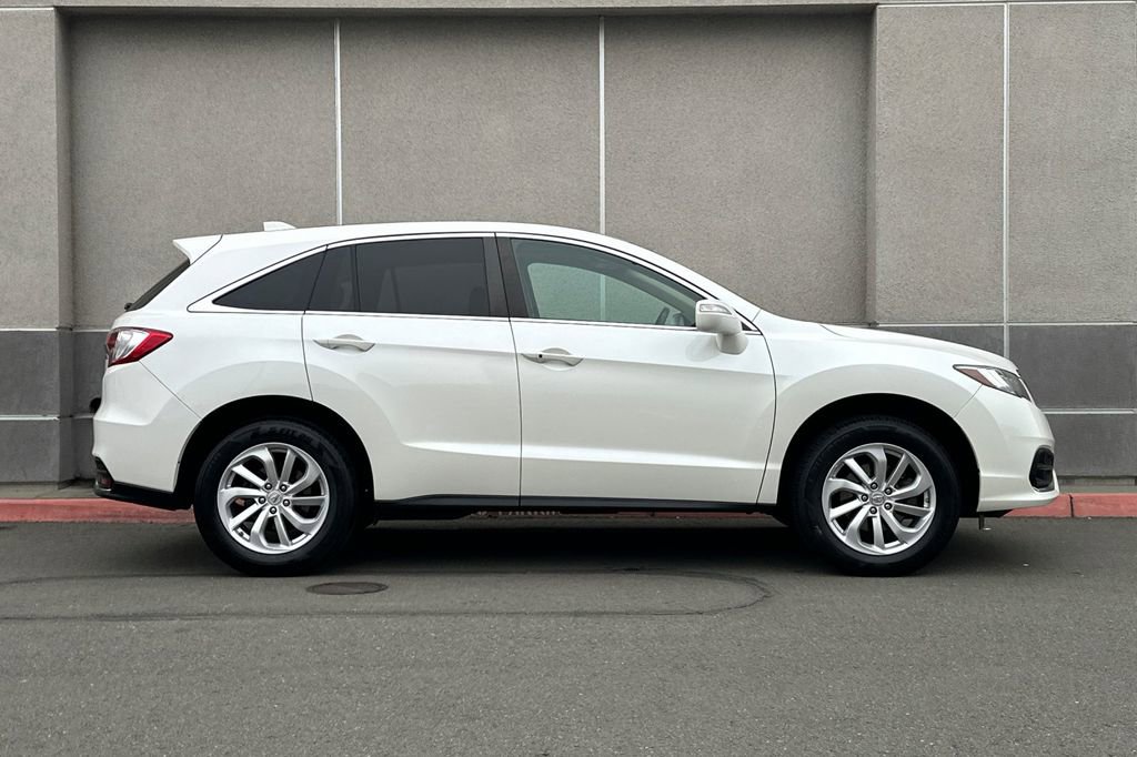 Used 2017 Acura RDX FWD image 3
