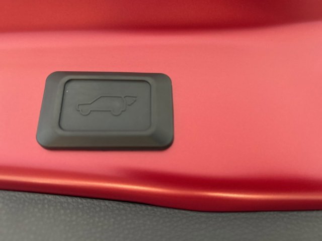 Used 2025 Toyota RAV4 XLE w/ Convenience Package image 19