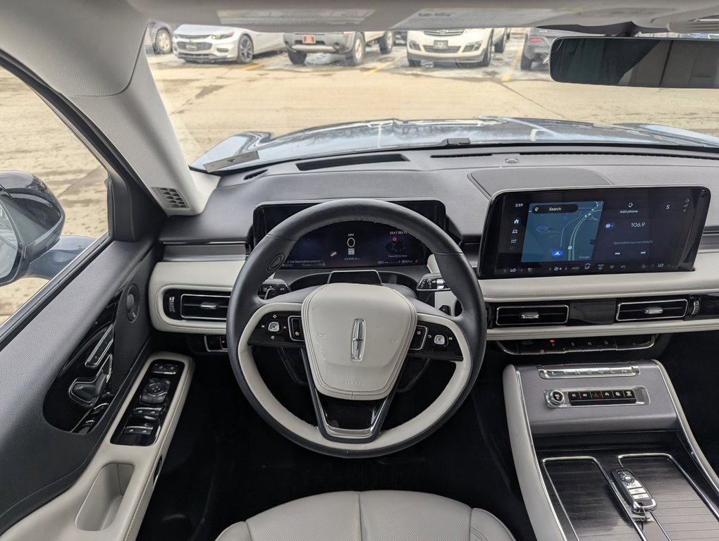 Used 2025 Lincoln Aviator AWD w/ Equipment Group 101A image 3