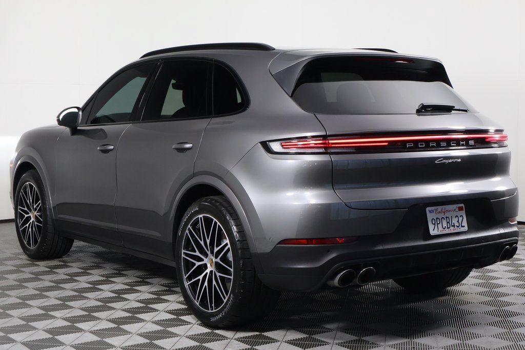 Used 2025 Porsche Cayenne AWD/4WD image 6