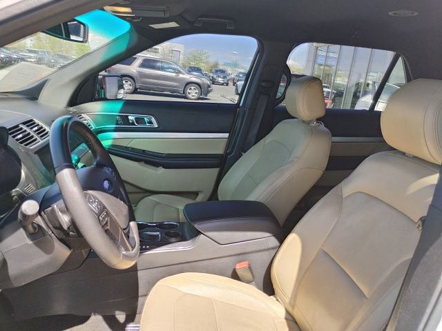 Used 2016 Ford Explorer XLT w/ Equipment Group 202A image 16