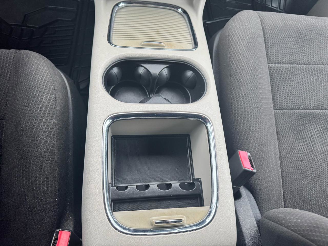 Used 2012 Dodge Grand Caravan SXT image 15