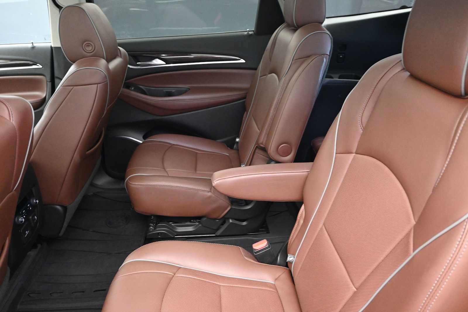 Used 2020 Buick Enclave Avenir w/ Avenir Technology Package AWD/4WD image 26