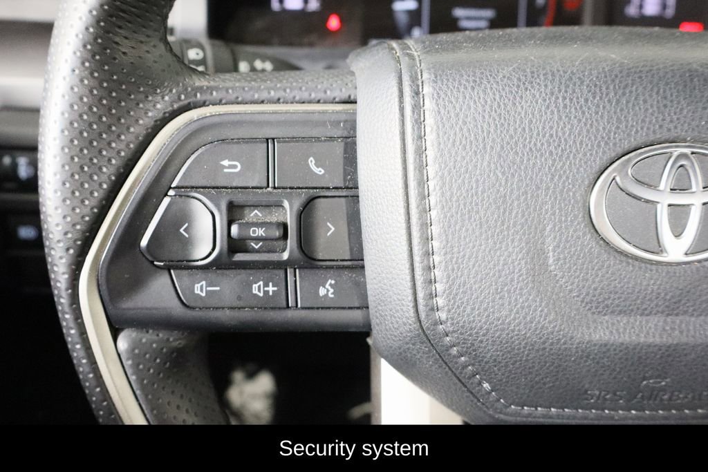 Used 2025 Toyota 4Runner SR5 image 8