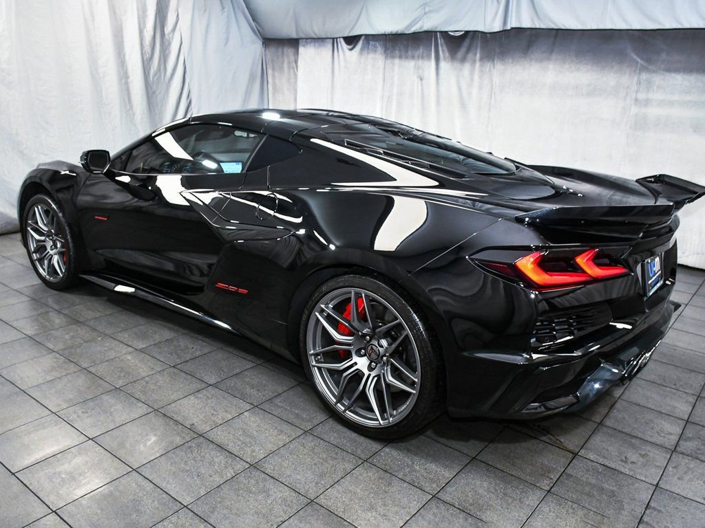 Used 2023 Chevrolet Corvette Z06 image 5