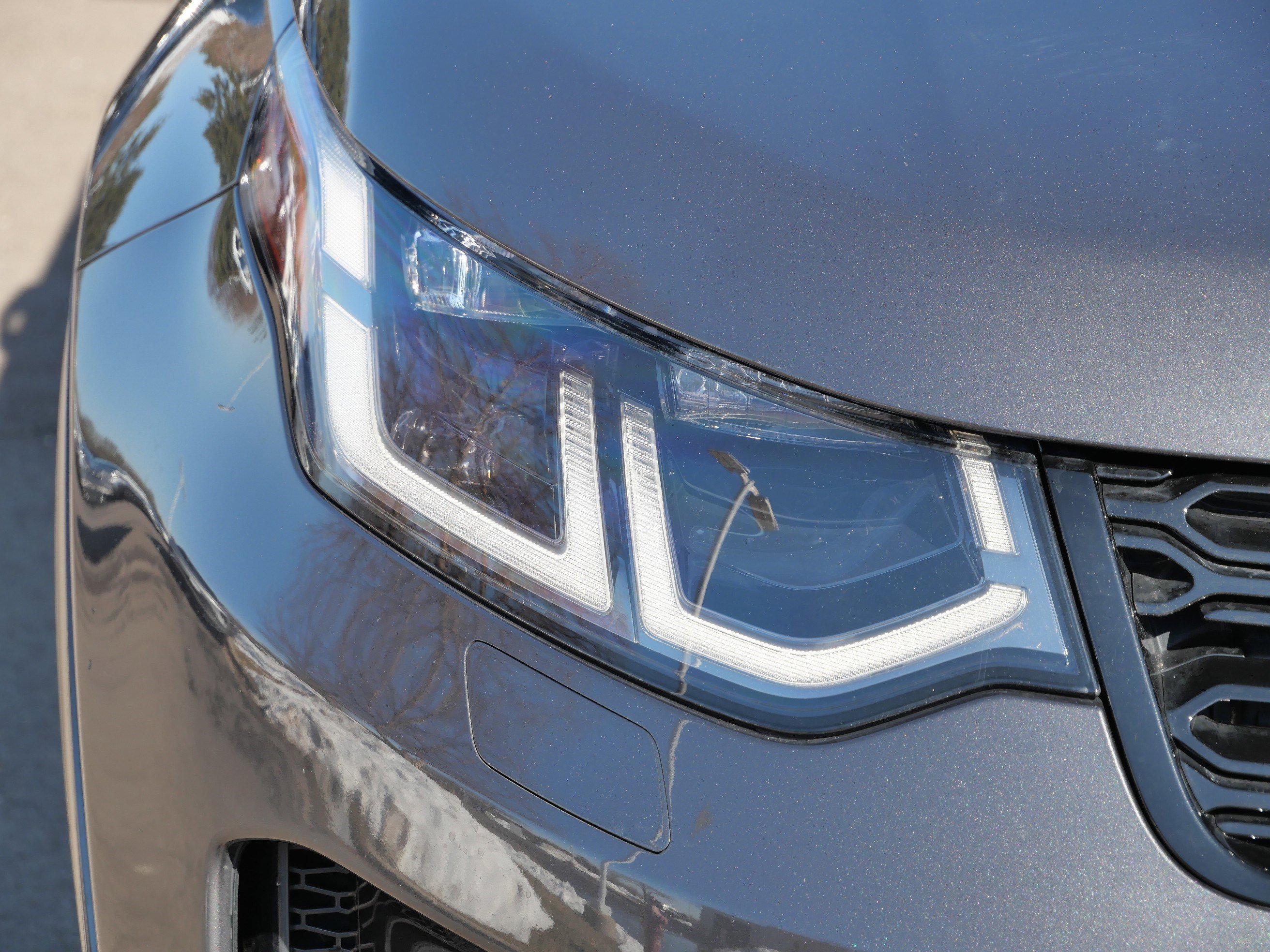 Used 2020 Land Rover Discovery Sport HSE R-Dynamic image 16