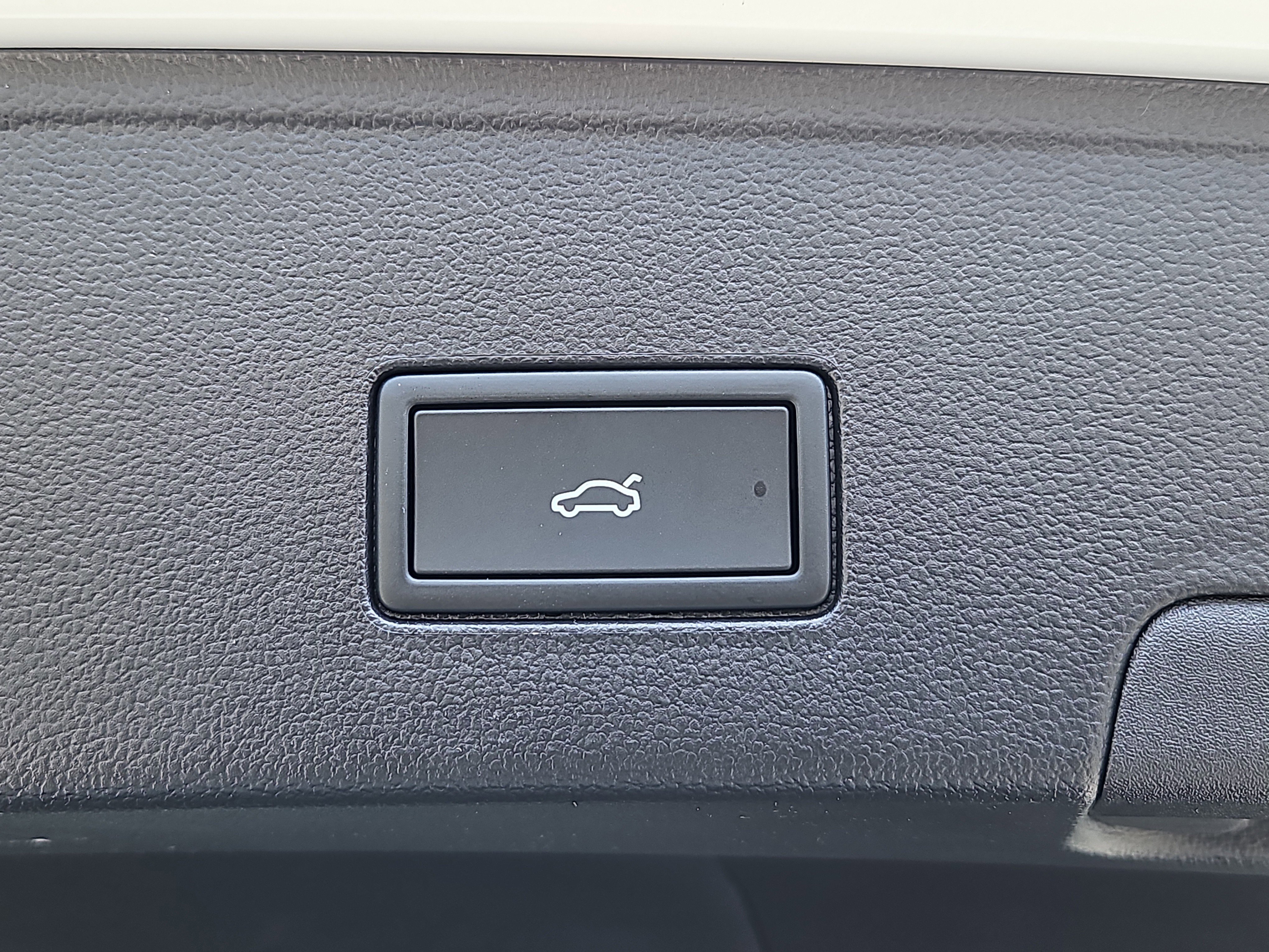 New 2026 Volkswagen Atlas Cross Sport SEL R-Line image 14