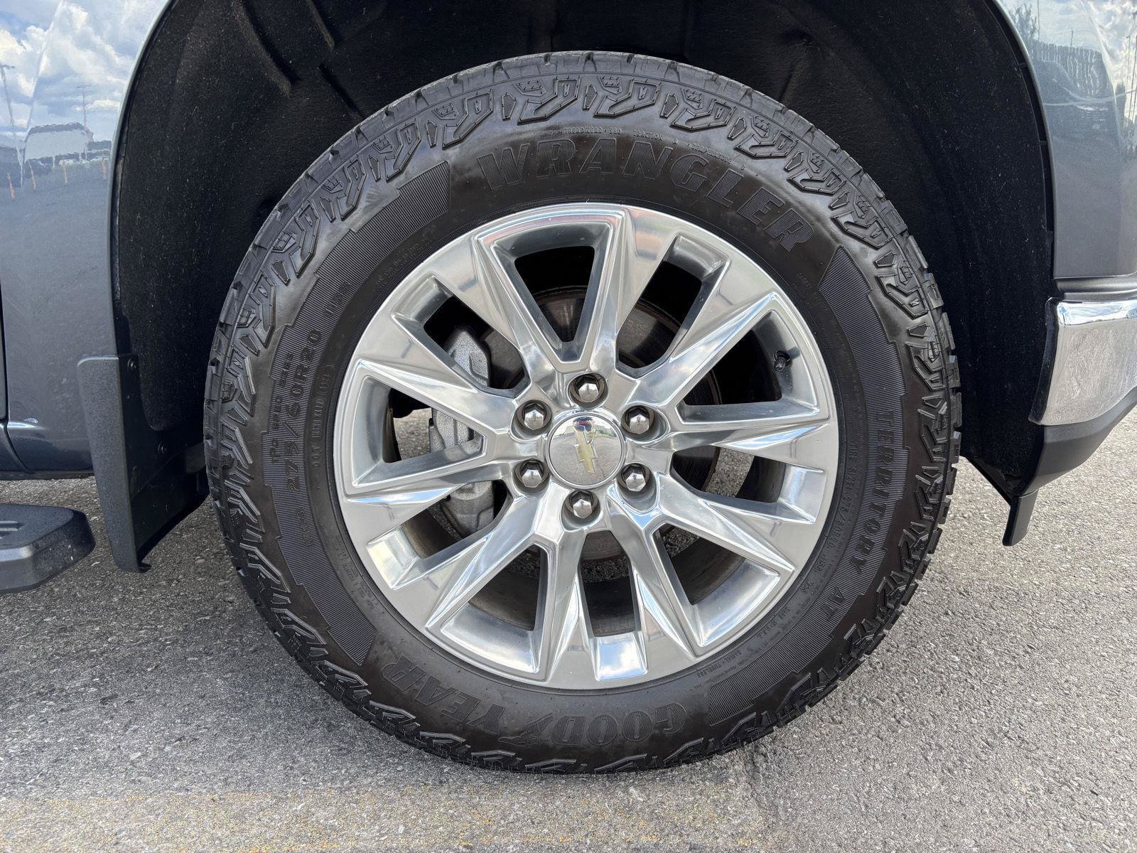 Used 2021 Chevrolet Silverado 1500 LTZ w/ LTZ Premium Package AWD/4WD image 9