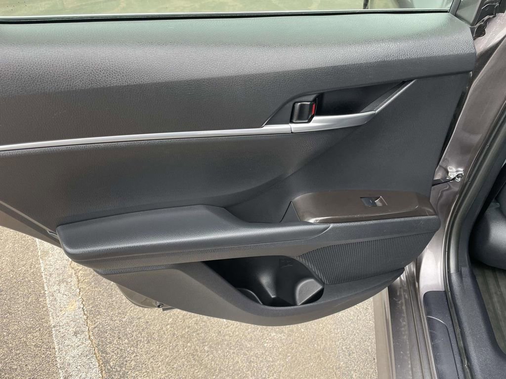 Used 2024 Toyota Camry SE image 22