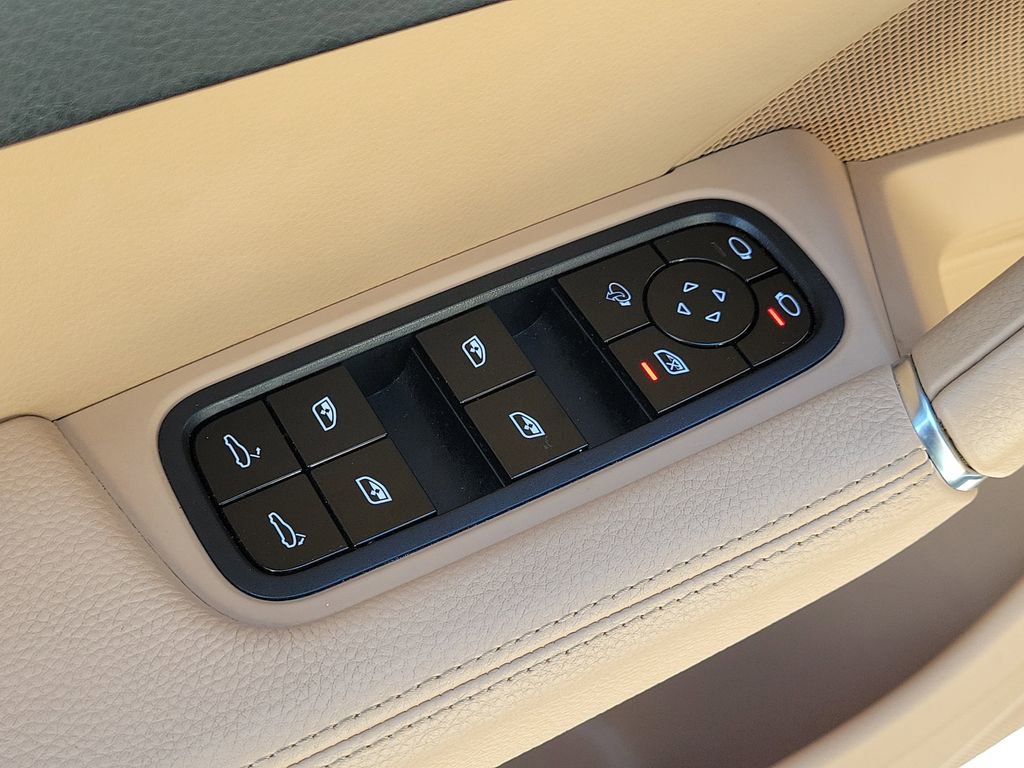 Certified 2020 Porsche Cayenne AWD/4WD image 26