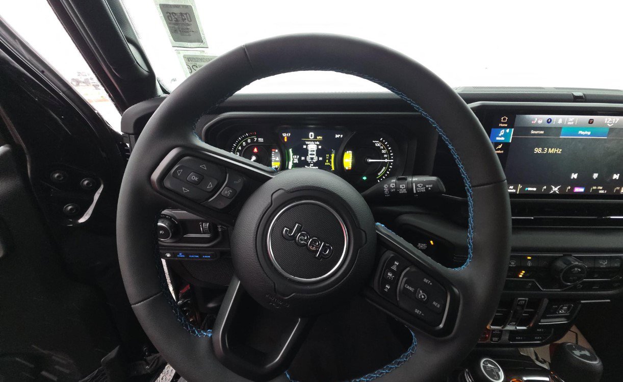 Used 2025 Jeep Wrangler Unlimited Rubicon 4xe w/ Safety Group image 8