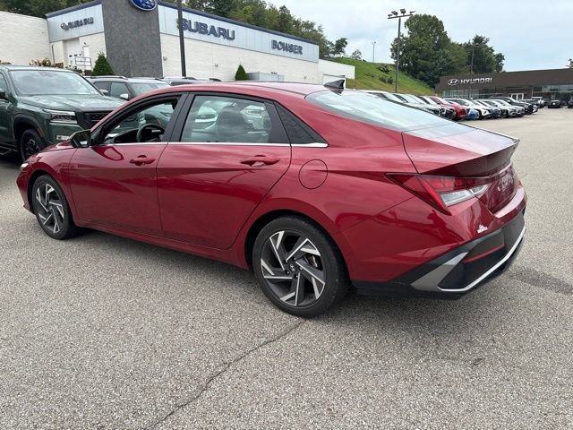 Used 2025 Hyundai Elantra Limited FWD image 3