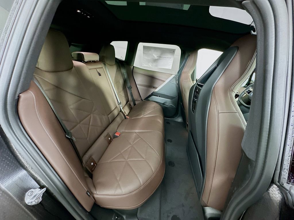 Used 2025 BMW iX xDrive50 image 34