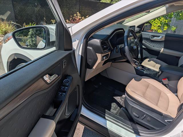 Used 2020 Ford Escape Titanium AWD/4WD image 28