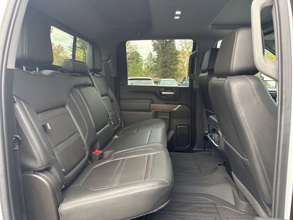 Used 2023 GMC Sierra 3500 Denali image 17