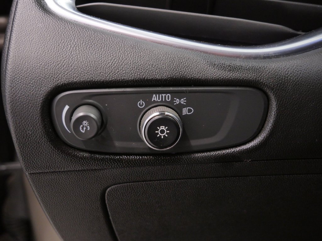 Used 2020 Chevrolet Malibu LT FWD image 20