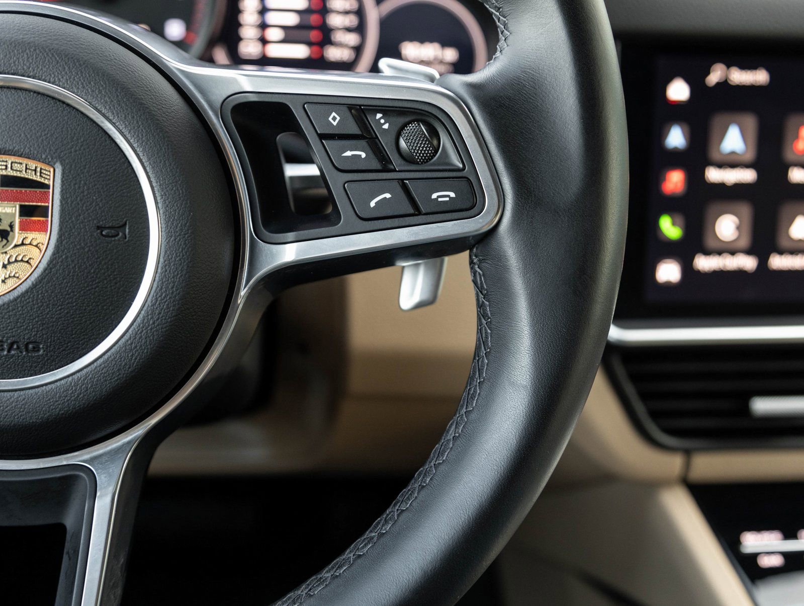 Certified 2023 Porsche Cayenne Platinum Edition AWD/4WD image 16