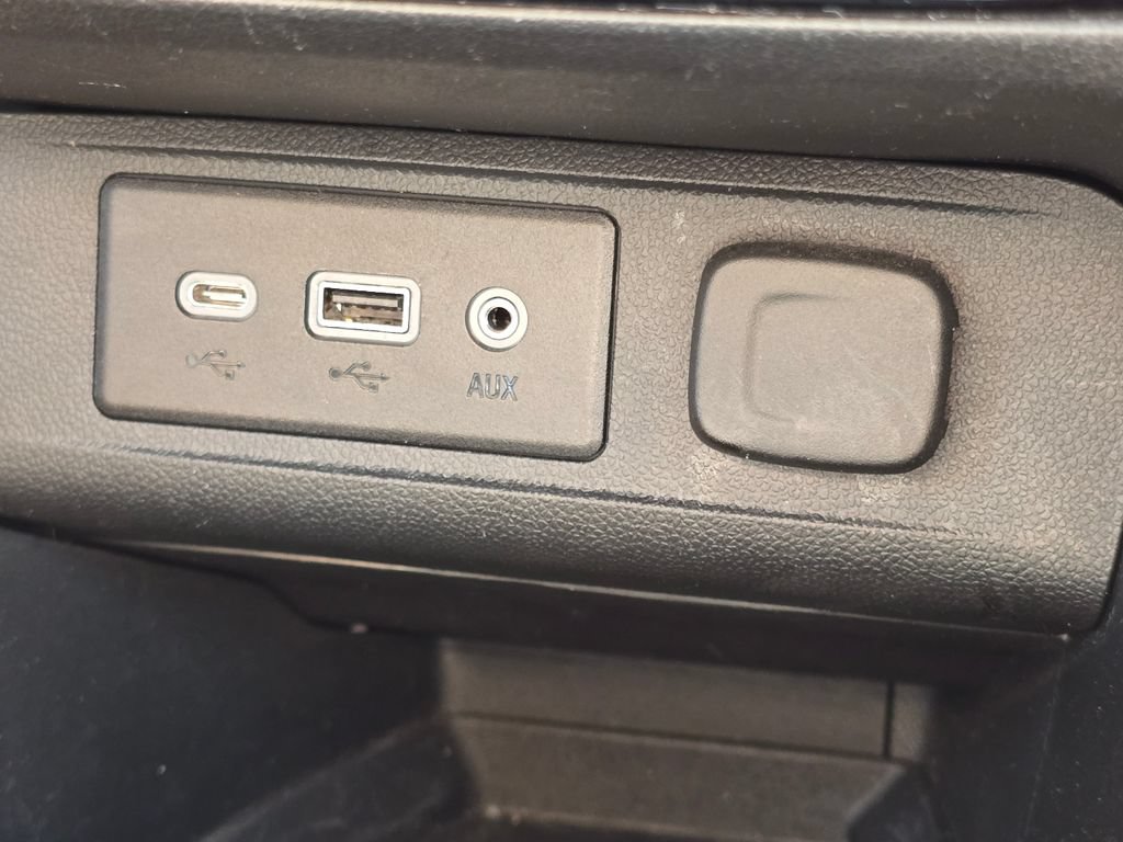 Used 2023 Buick Encore GX Select FWD image 6