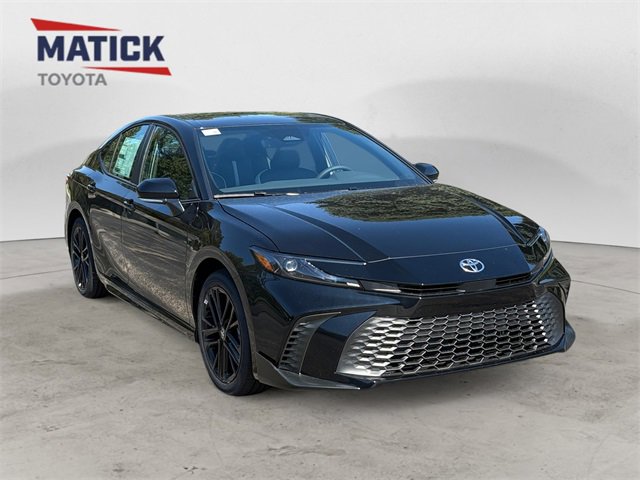 New 2026 Toyota Camry SE image 1