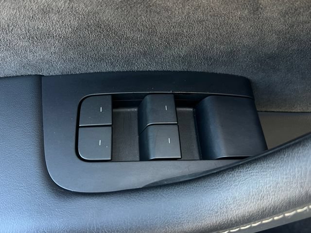 Used 2023 Tesla Model Y Long Range AWD/4WD image 35