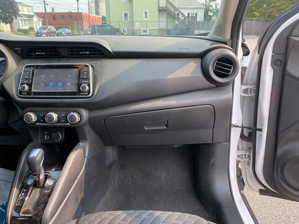 Used 2022 Nissan Kicks S image 28