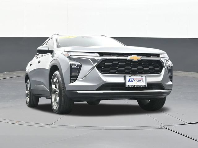 Used 2024 Chevrolet Trax LT w/ Driver Confidence Package FWD image 58