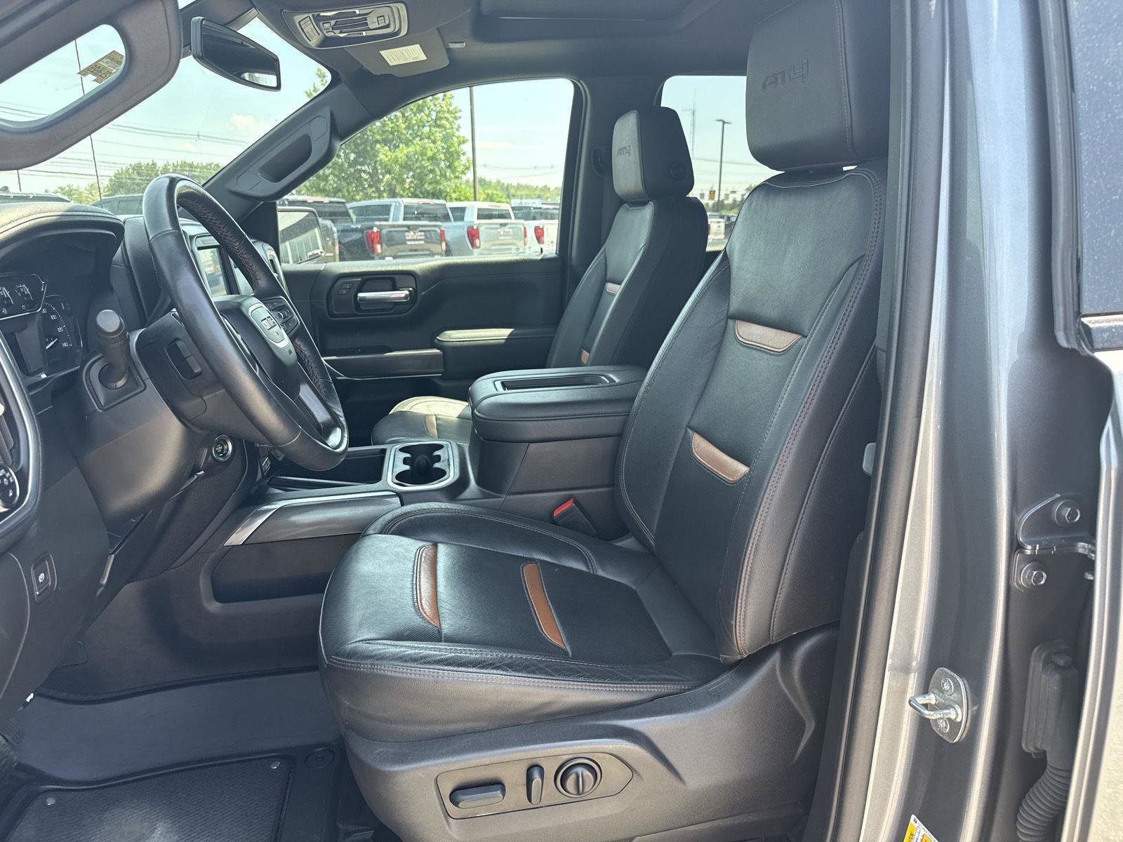 Used 2022 GMC Sierra 1500 AT4 w/ AT4 Preferred Package image 12