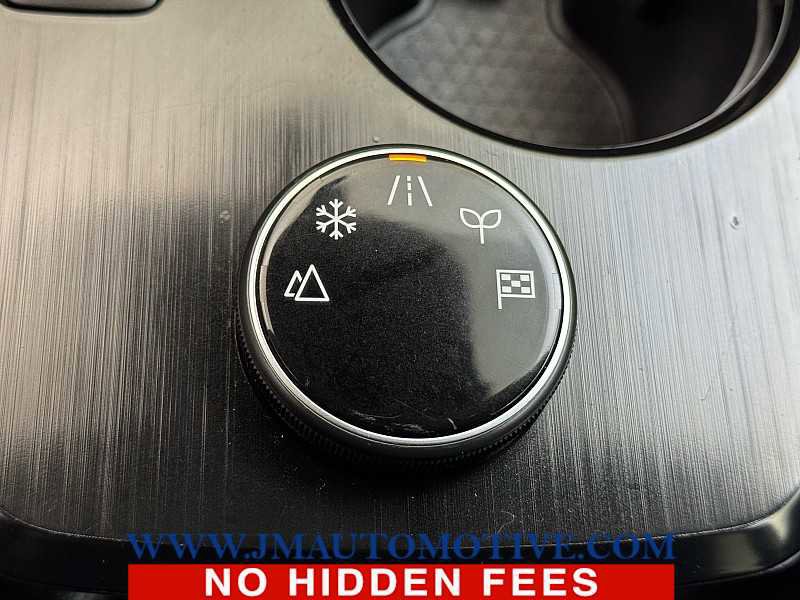 Used 2023 Nissan Rogue SV image 31