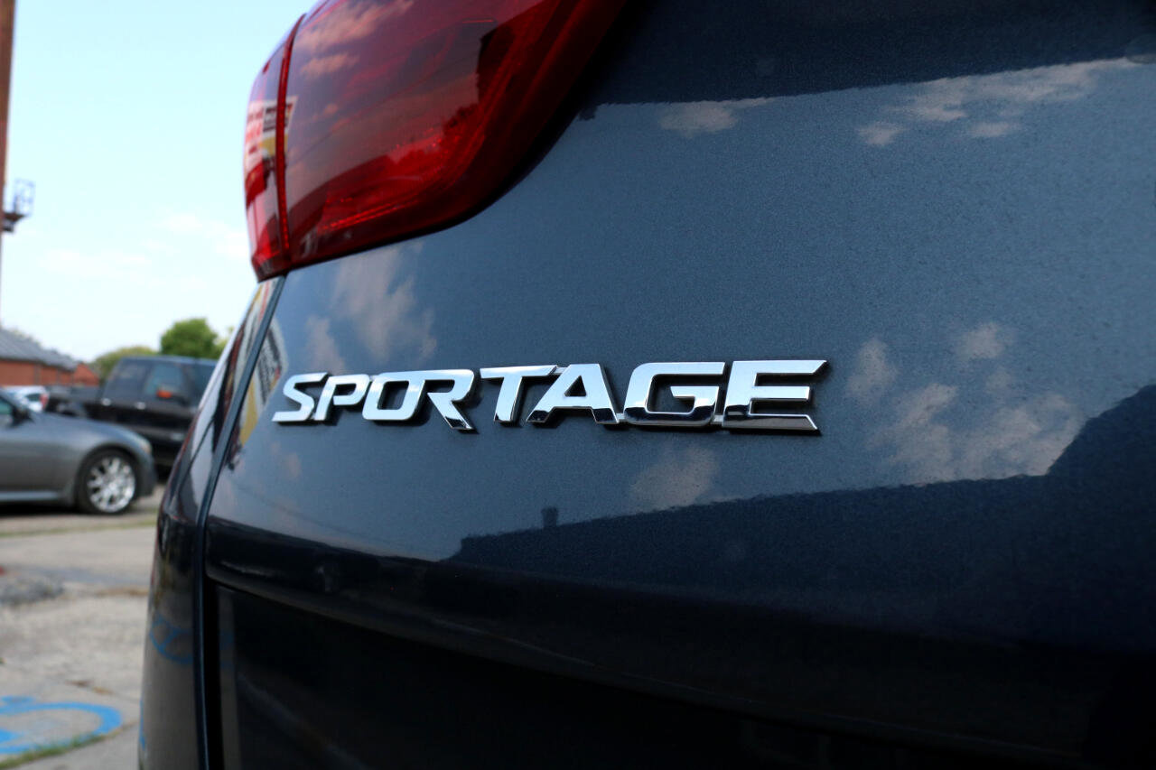 Used 2018 Kia Sportage EX image 13