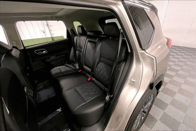 New 2026 Nissan Rogue Platinum image 11