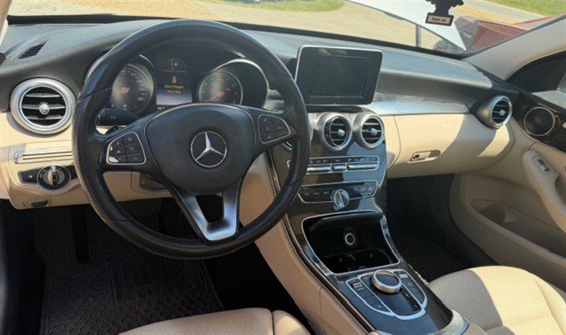 Used 2018 Mercedes-Benz C 300 Sedan image 4